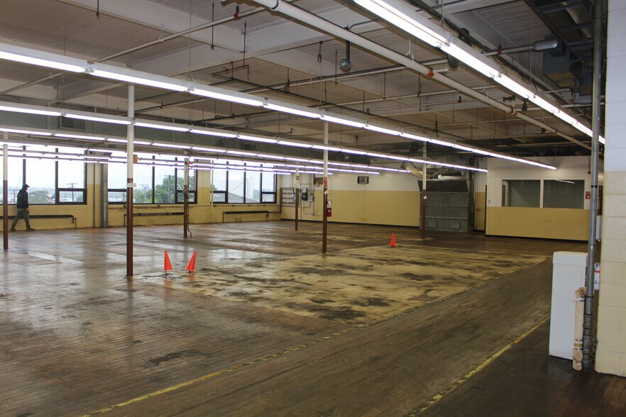More Photos Of 735 Allens Ave, Providence Manufacturing For Lease
