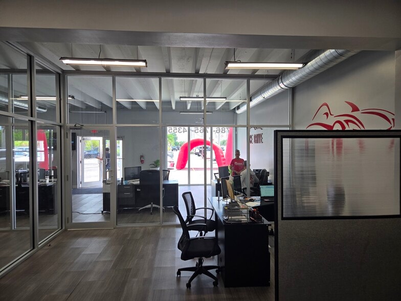 More Photos Of 24141 S Dixie Hwy, Homestead Auto Dealership For Lease