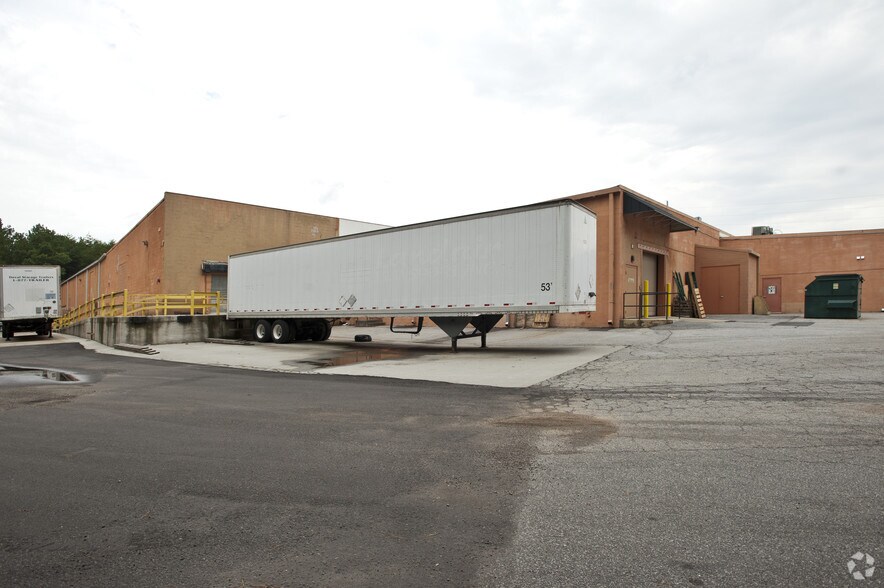 More Photos Of 8560 Holcomb Bridge Rd, Alpharetta Freestanding For Lease