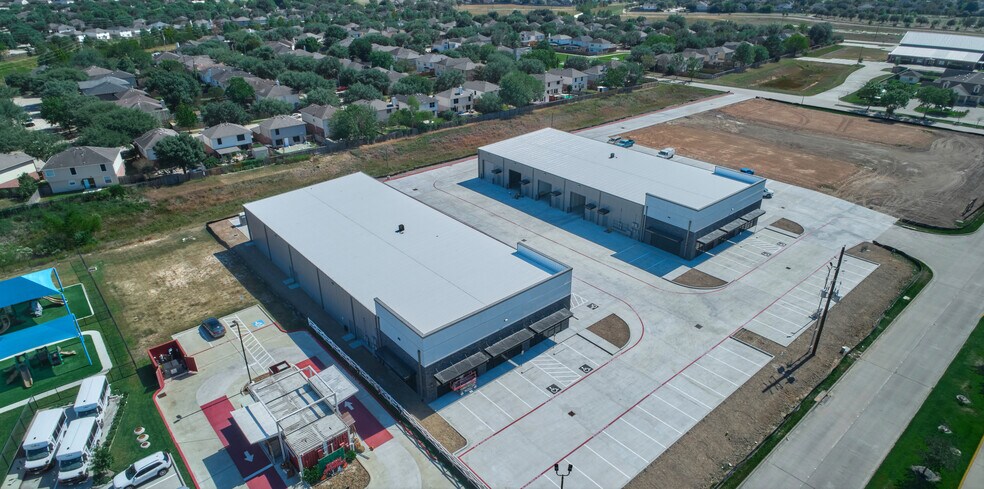 More Photos Of 3740 N Mason Rd, Katy Flex For Lease