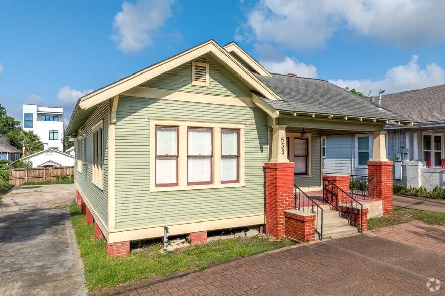 More Photos Of 533 Studewood St, Houston Specialty For Lease