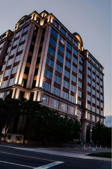 More Photos Of 110 Franklin Rd Se, Roanoke Office For Lease