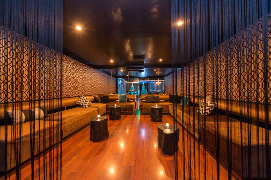 More Photos Of 12223 W Washington Blvd, Los Angeles Restaurant For Lease