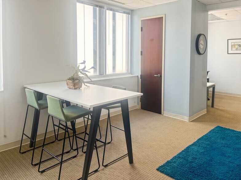 More Photos Of 5960 Fairview Rd, Charlotte Coworking Space