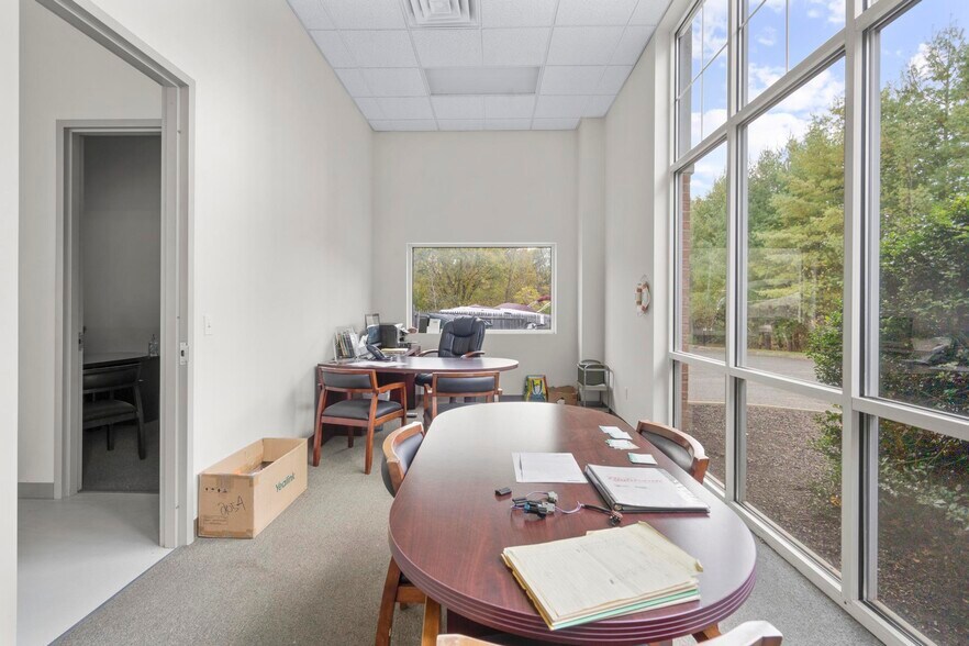 More Photos Of 507 Danbury Rd, New Milford Unknown For Lease