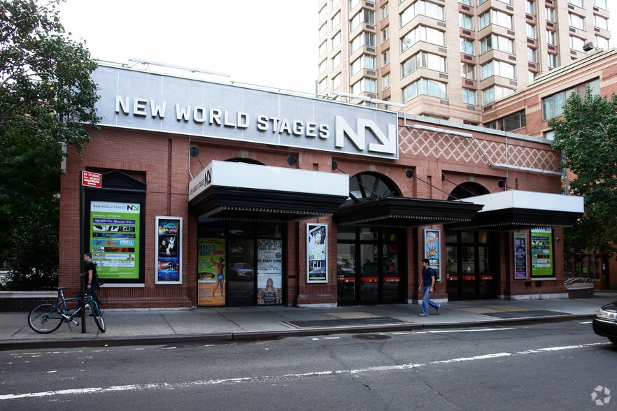 More Photos Of 322-348 W 50th St, New York Theater Concert Hall For Lease