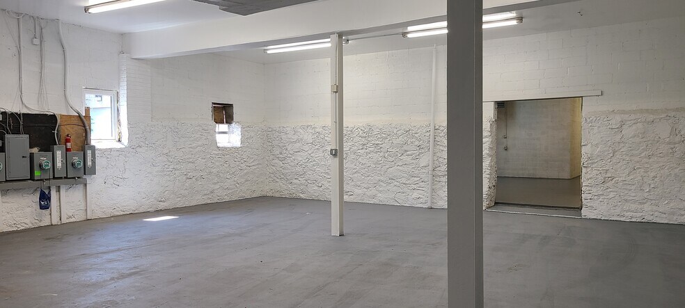 More Photos Of 58 Townsend St, Port Chester Warehouse For Lease