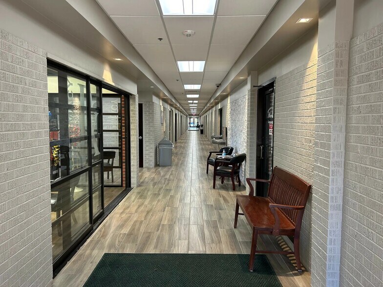 More Photos Of 900-950 N Porter Ave, Norman Medical For Lease
