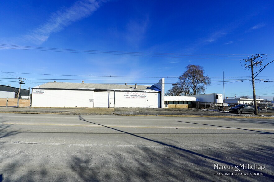 More Photos Of 4817 W Lake St, Melrose Park Manufacturing For Sale
