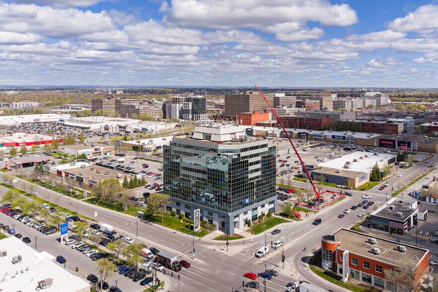 More Photos Of 9001 Boul De L'acadie, Montréal Office For Lease