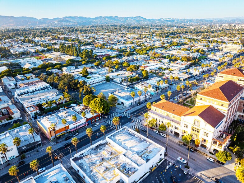 More Photos Of , Santa Monica General Retail For Sale