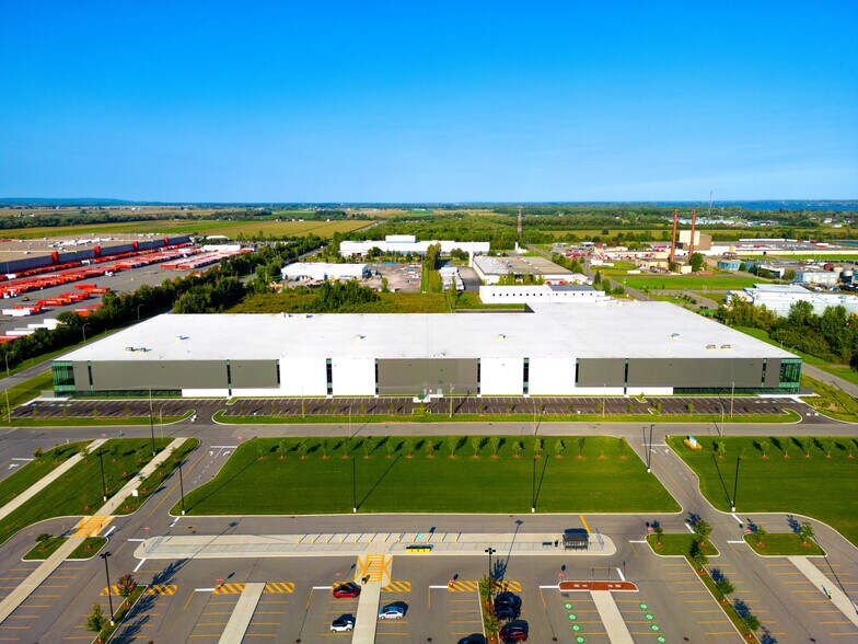 More Photos Of 25 Rue Léon-Malouin, Coteau-du-lac Distribution For Sale