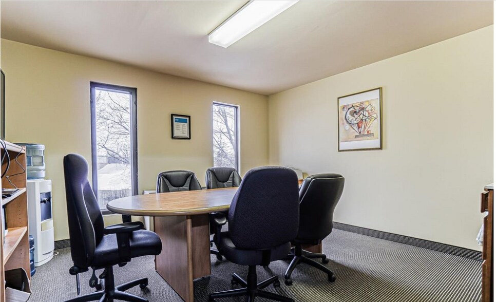 More Photos Of 2100 Boul René-Gaultier, Varennes Service Station For Sale