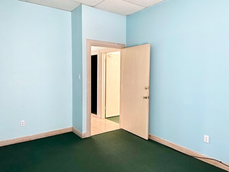 More Photos Of 3102 E Business 83, Weslaco Office For Lease