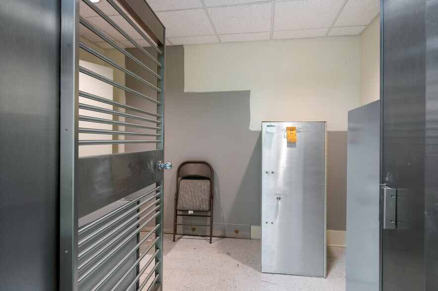 More Photos Of 580 E Main St, Norfolk Office For Lease