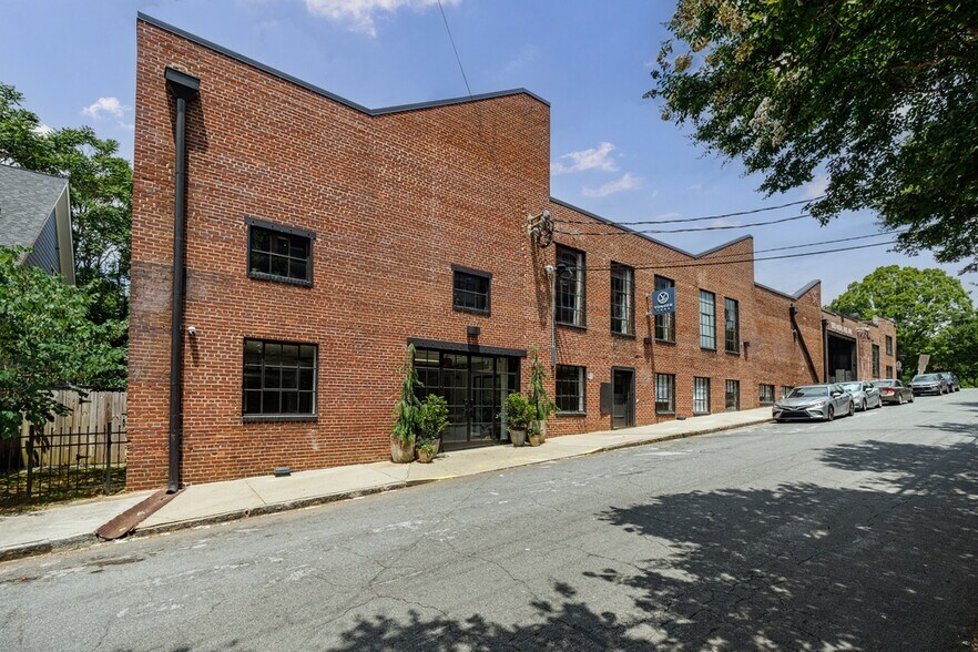 More Photos Of 655 Highland Ave NE, Atlanta Freestanding For Lease