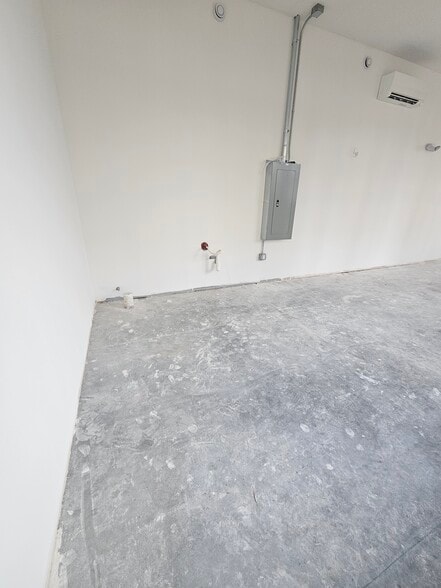 More Photos Of 90 Wealthy St SE, Grand Rapids Apartments For Lease