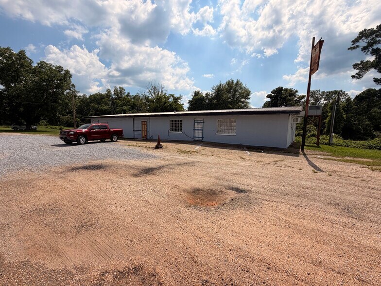More Photos Of 1095 US Highway 231, Brundidge Freestanding For Sale