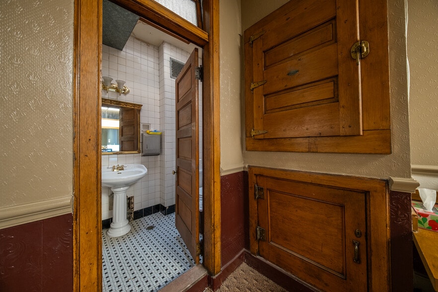 More Photos Of 524 S Elm St, Greensboro Loft Creative Space For Sale