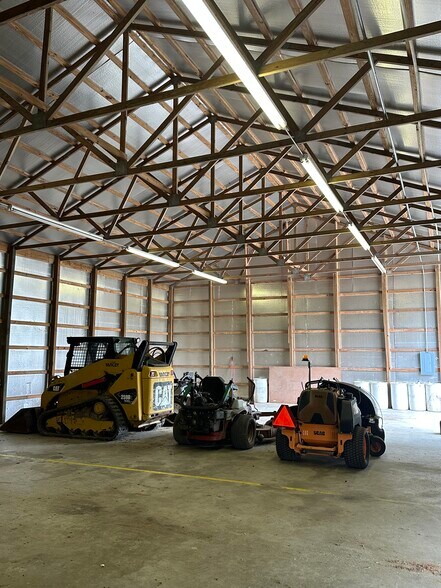 More Photos Of 211 Stewart Rd, Sharpsburg Garden Center For Lease