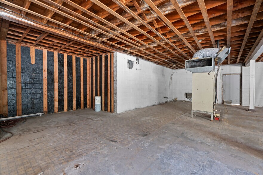 More Photos Of 39913 221st ave, Amboy General Retail For Sale