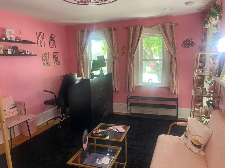 More Photos Of 82 Portland Rd, Kennebunk Office For Sale