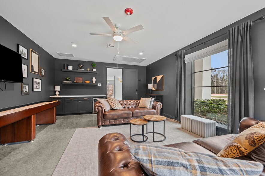 More Photos Of 6644 TX-61, Anahuac Theater Concert Hall For Sale