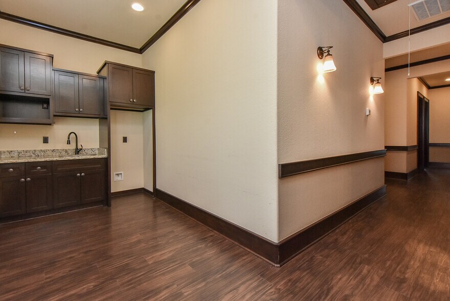 More Photos Of 12807 Haynes Rd, Houston Unknown For Lease