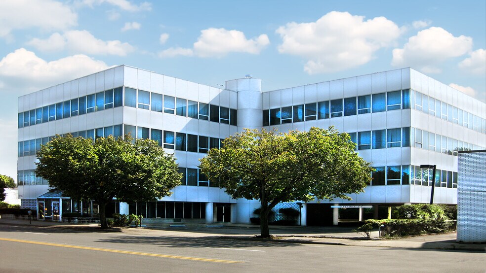 Primary Photo Of 266 Merrick Rd, Lynbrook Office For Lease