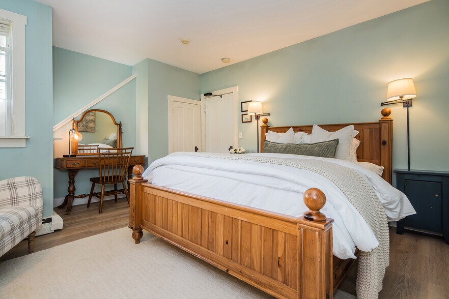 More Photos Of 54 Red Clover Ln, Mendon Hotel For Sale