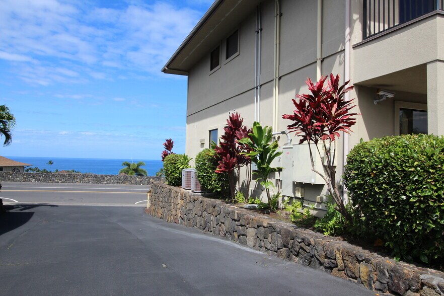 More Photos Of 75-5919 Walua Rd, Kailua Kona Office For Lease