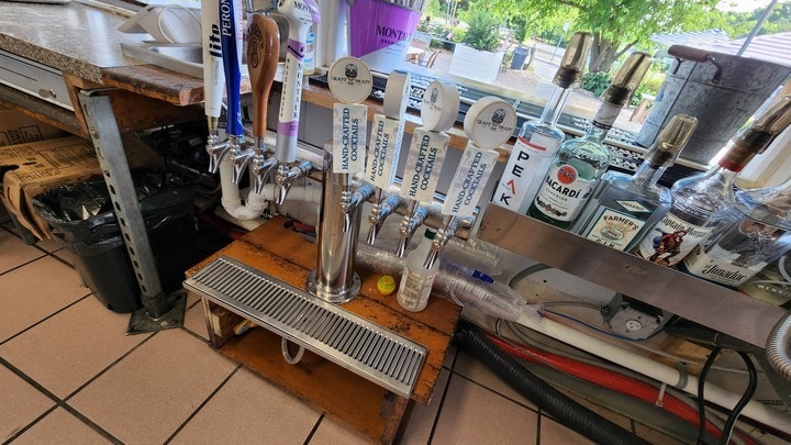 More Photos Of 302 Middle Rd, Blue Point Restaurant For Sale