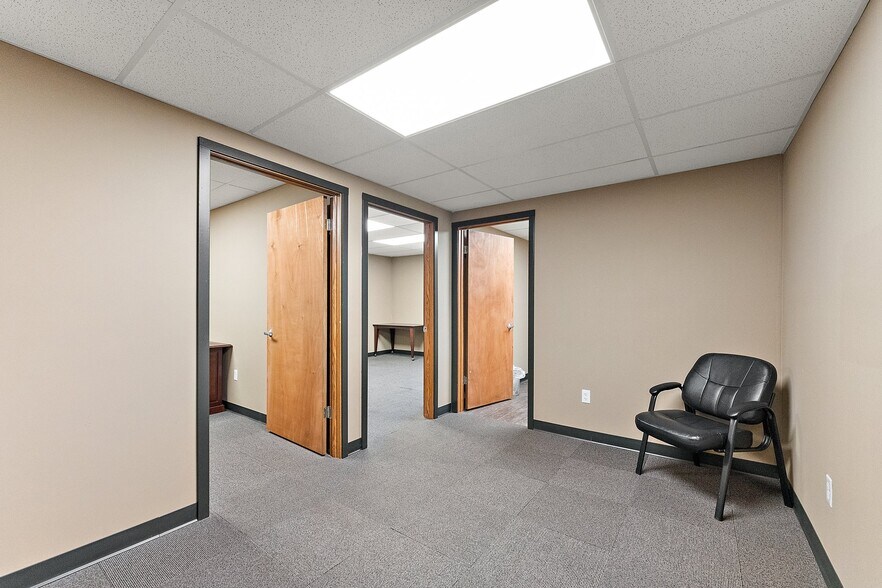 More Photos Of 7025 Indianapolis Blvd, Hammond Office For Sale