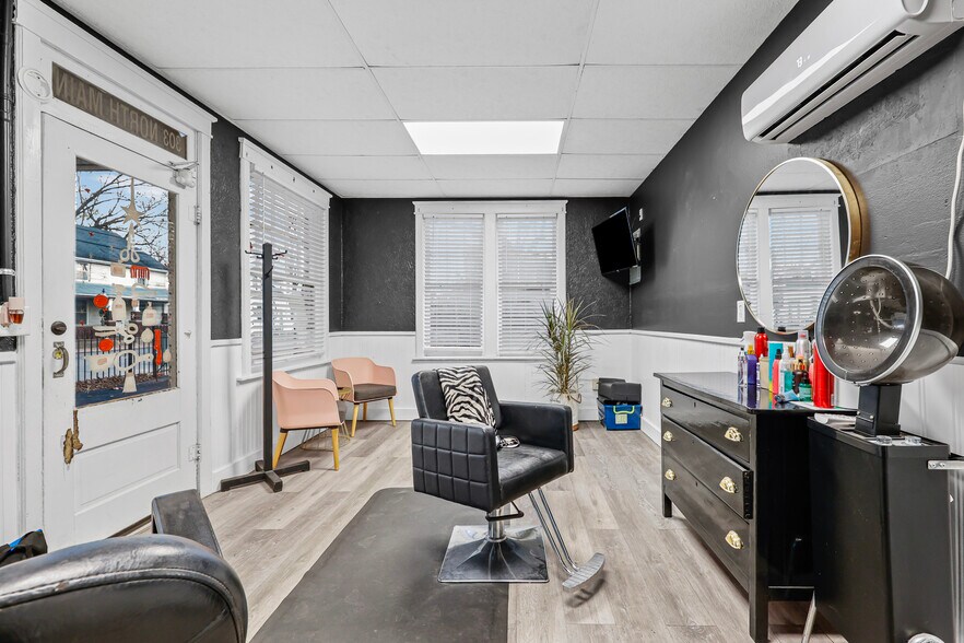 More Photos Of 305 N Main St, Ste Genevieve Storefront Retail Residential For Sale