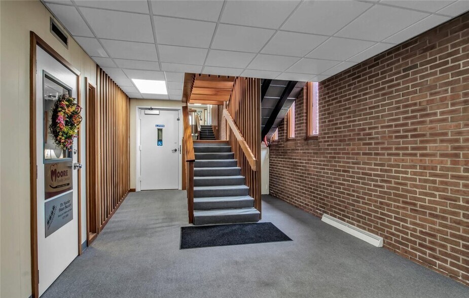 More Photos Of 350 Alberta Dr, Amherst Medical For Lease