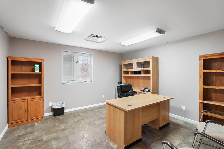 More Photos Of 6220 Knollwood Rd, Springfield Warehouse For Sale