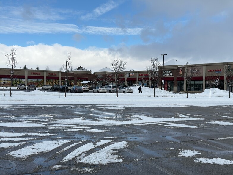 More Photos Of 10 Cottrelle Blvd, Brampton Office For Sale