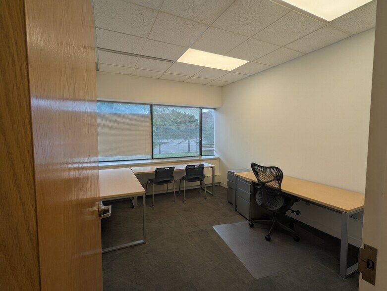 More Photos Of 300 Winding Brook Dr, Glastonbury Medical For Lease