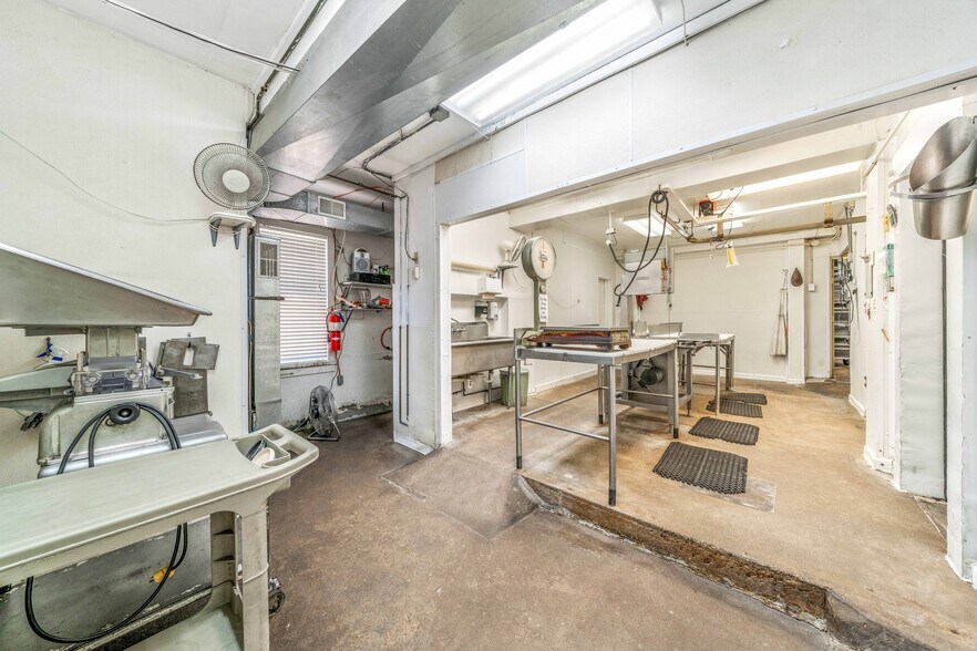 More Photos Of 101 S East St, Earlville Specialty For Sale