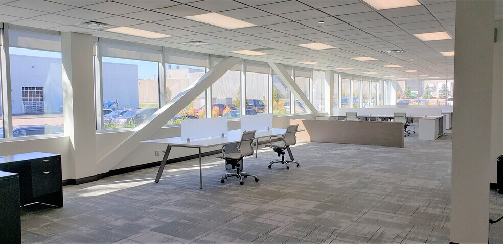 More Photos Of 2030 Bristol Cir, Oakville Office For Lease