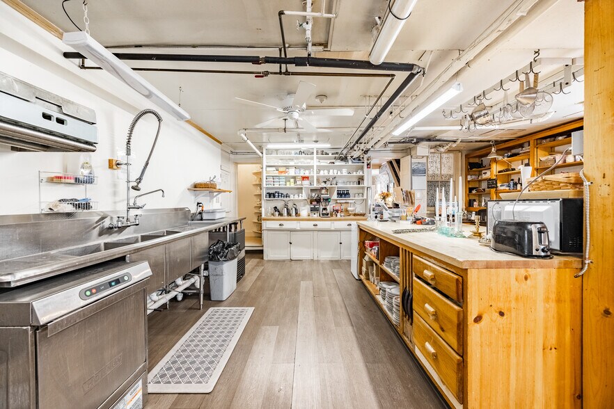 More Photos Of 40 Union St, Blue Hill Hospitality For Sale