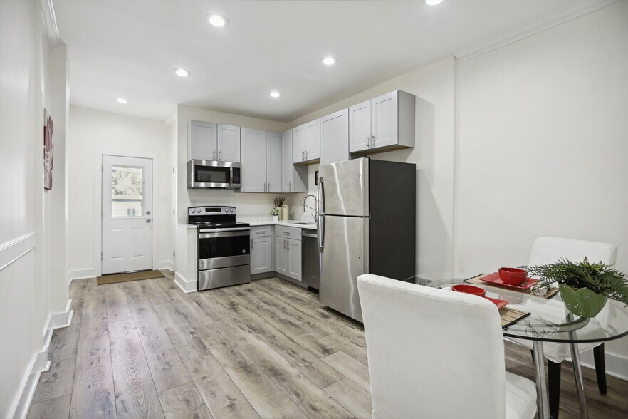 More Photos Of 1426 Pennsylvania Ave SE, Washington Storefront Retail Residential For Lease
