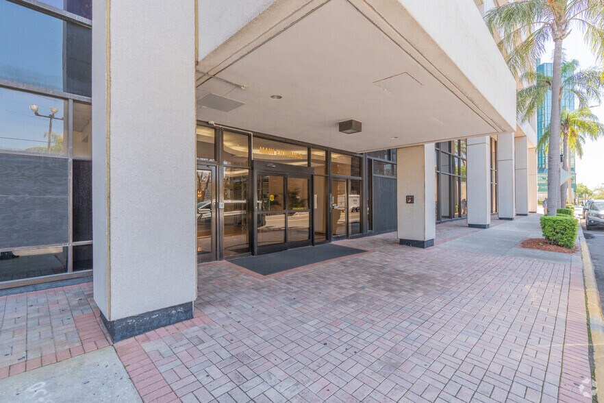 More Photos Of 600 Cleveland St, Clearwater Office For Lease
