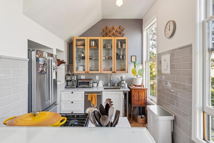 More Photos Of 3025 21st St, San Francisco Multifamily For Sale