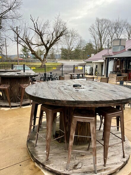 More Photos Of 4547 Red Rock Rd, Benton Restaurant For Sale