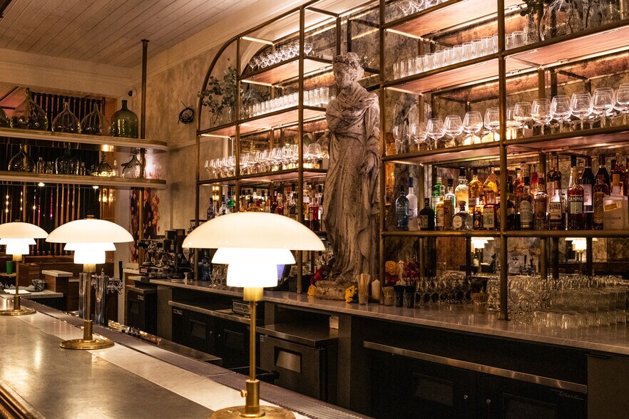 More Photos Of 225 Chartres St, New Orleans Storefront Retail Residential For Lease