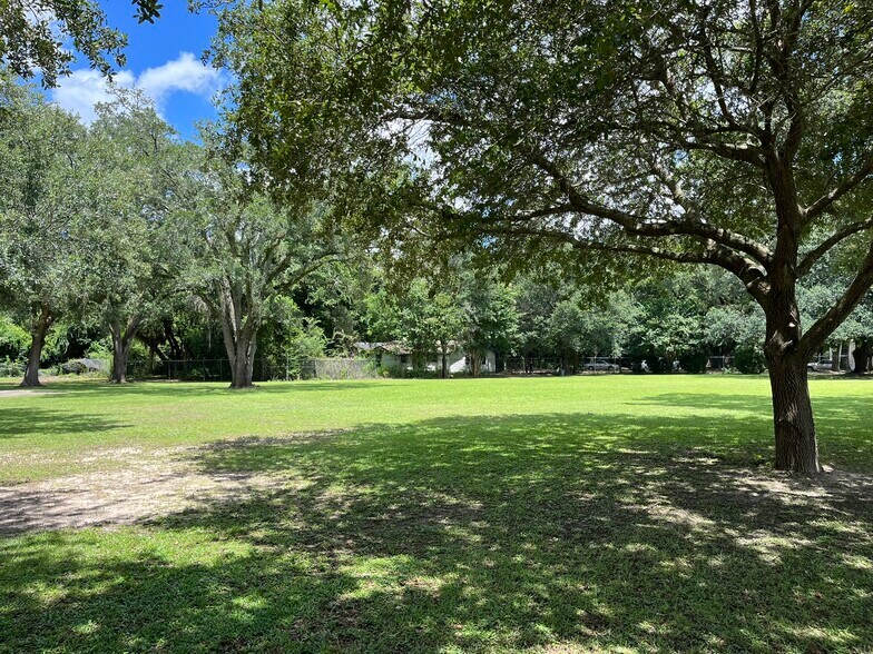 More Photos Of 2400 W Herman St, Pensacola Warehouse For Sale