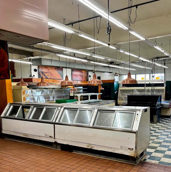 More Photos Of 6101 Detroit Ave, Cleveland Supermarket For Sale