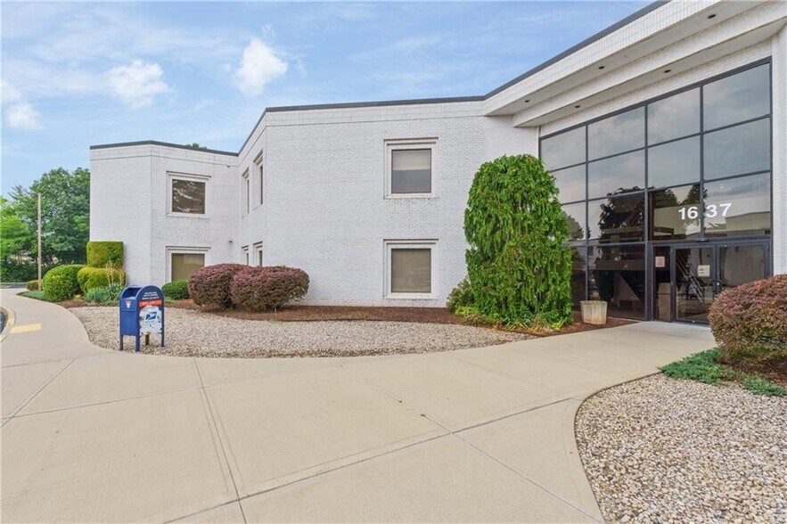 More Photos Of 1637 Mineral Spring Ave, North Providence Medical For Lease