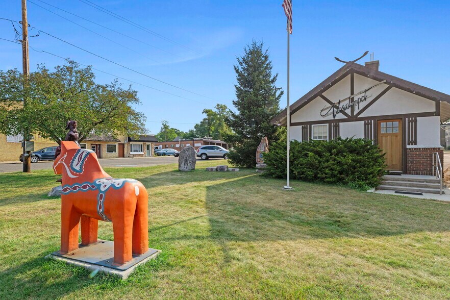 More Photos Of 118 Railroad Ave NE, Mora General Retail For Sale